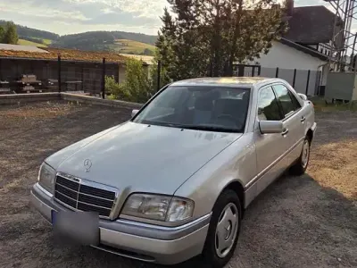 Gebraucht Mercedes C220 Elegance 150 PS (110 kW) 1993 Silber Limousine