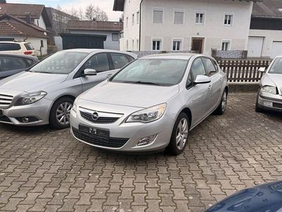 Gebraucht Opel Astra Design Edition 140 PS (102 kW) 2011 Silber Limousine