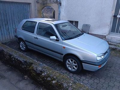 Gebraucht VW Golf III 60 PS (44 kW) 1995 Silber Limousine