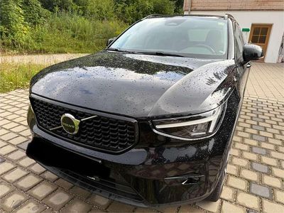 Schwarz Gebraucht 2024 Volvo XC40 Plus SUV | 39.000 € (Fairer Preis)