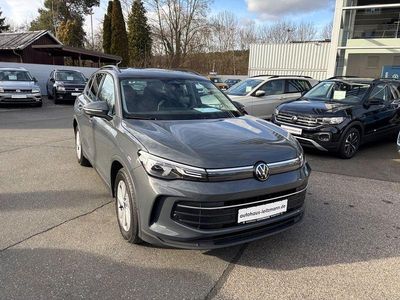 Gebraucht VW Tiguan Life 150 PS (110 kW) 2025 Grau SUV