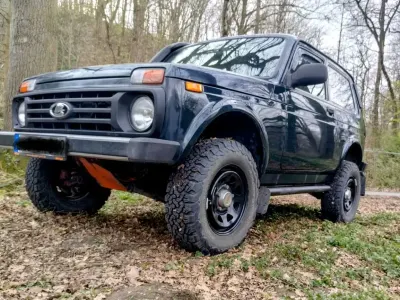 Gebraucht Lada Taiga 83 PS (61 kW) 2017 SUV