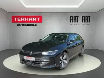 Gebraucht VW Passat S 150 PS (110 kW) 2024 Schwarz Kombi