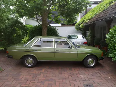 Gebraucht Mercedes 200 60 PS (44 kW) 1980 Grün Limousine