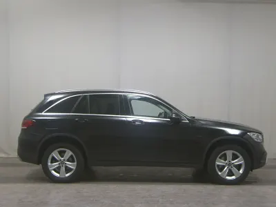 Gebraucht Mercedes GLC300e 320 PS (235 kW) 2021 Schwarz SUV