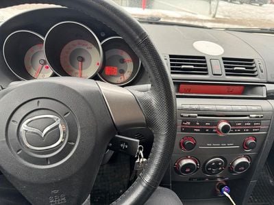 Grau Gebraucht 2006 Mazda 3 Limousine | 3.300 € (Etwas zu teuer)