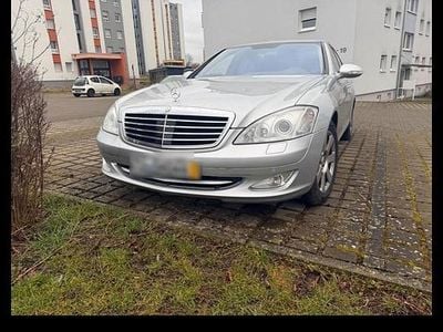 Second-hand Mercedes S500 386 CP (283 kW) 2005 Argintiu Berlinǎ