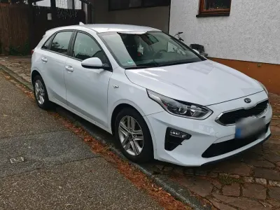 Gebraucht Kia Ceed 101 PS (74 kW) 2021 Weiß Kleinwagen