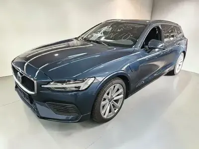 Gebraucht Volvo V60 Core 350 PS (257 kW) 2025 Blau Kombi