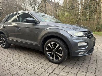 Second-hand VW T-Roc Style 116 CP (85 kW) 2018 Gri SUV