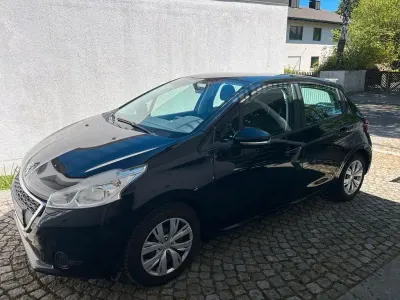 Gebraucht Peugeot 208 82 PS (60 kW) 2014 Schwarz Kleinwagen