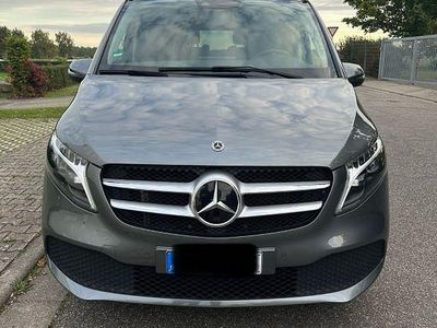 Mercedes V220