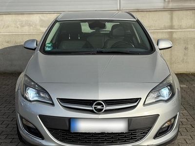 Gebraucht Opel Astra Innovation 165 PS (121 kW) 2013 Silber Kombi