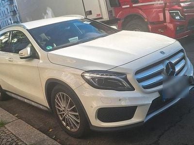 Mercedes GLA220