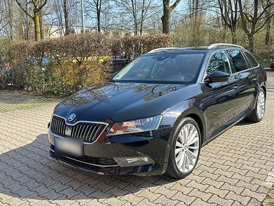 Gebraucht Skoda Superb 200 PS (147 kW) 2016 Schwarz Kombi