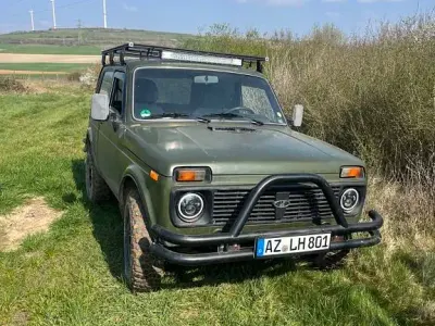 Gebraucht Lada niva 83 PS (61 kW) 2008 Grün SUV