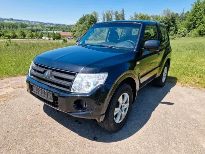 Gebraucht Mitsubishi Pajero 200 PS (147 kW) 2012 Schwarz SUV