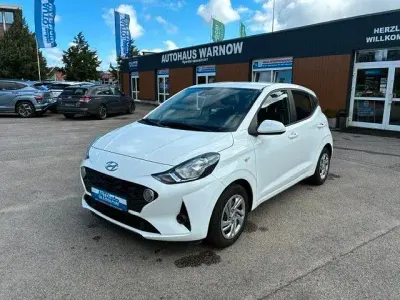 Gebraucht Hyundai i10 Trend 67 PS (49 kW) 2021 Weiß Kleinwagen