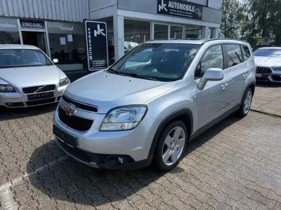 Gebraucht Chevrolet Orlando 140 PS (102 kW) 2014 Silber Van / Kleinbus