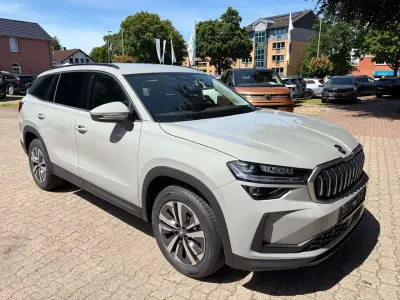 Neu Skoda Kodiaq Selection 150 PS (110 kW) 2026 Grau SUV