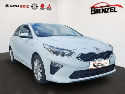 Używany Kia Ceed Vision 140 KM (102 kW) 2019 Biały Hatchback