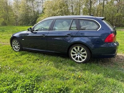 Gebraucht BMW 320 Exclusive 183 PS (134 kW) 2011 Blau Kombi
