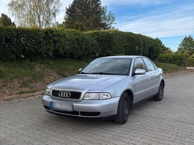 Second-hand Audi A4 101 CP (74 kW) 1996 Argintiu Berlinǎ