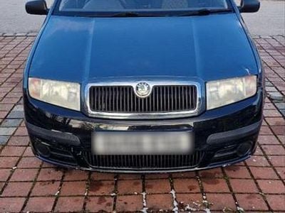 Grau Gebraucht 2006 Skoda Fabia Classic Kleinwagen | 600 €
