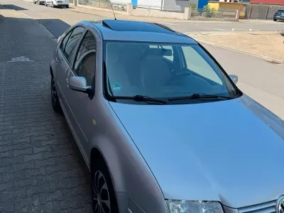 Gebraucht VW Bora 101 PS (74 kW) 1999 Grau Limousine