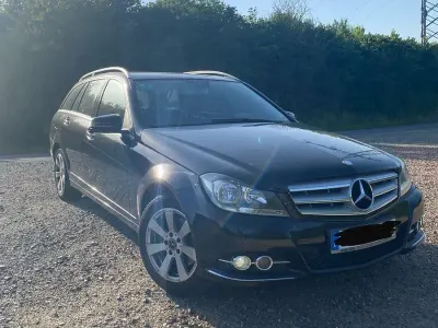 Gebraucht Mercedes C220 Avantgarde 170 PS (125 kW) 2015 Schwarz Kombi