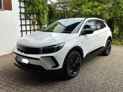 Używany Opel Grandland X 131 KM (96 kW) 2024 Biały SUV