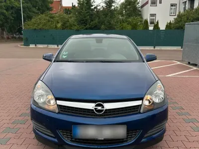Gebraucht Opel Astra GTC 90 PS (66 kW) 2009 Andere farben Coupé