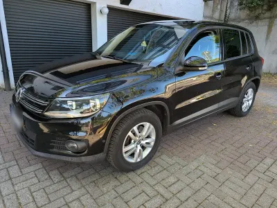 Gebraucht VW Tiguan Trendline 122 PS (89 kW) 2015 Schwarz SUV