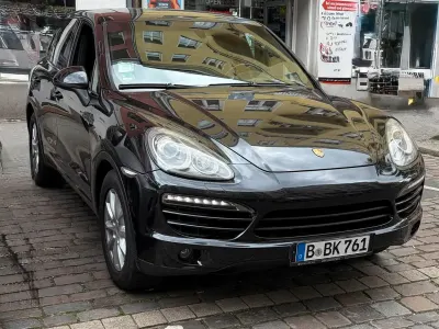 Gebraucht Porsche Cayenne 240 PS (176 kW) 2010 Schwarz SUV