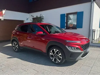 Gebraucht Hyundai Kona 120 PS (88 kW) 2021 Rot SUV