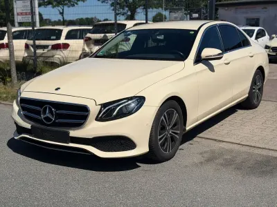 Gebraucht Mercedes E200 Avantgarde 160 PS (117 kW) 2020 Beige Limousine