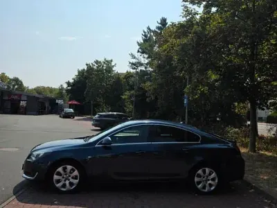 Gebraucht Opel Insignia Business 163 PS (119 kW) 2014 Blau Limousine