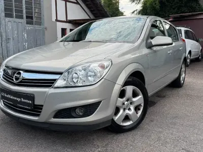 Gebraucht Opel Astra 116 PS (85 kW) 2008 Gold Limousine