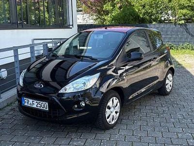Second-hand Ford Ka Titanium 69 CP (50 kW) 2015 Negru Hatchback
