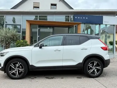 Gebraucht Volvo XC40 R-Design 190 PS (139 kW) 2019 Crystal white metallic SUV