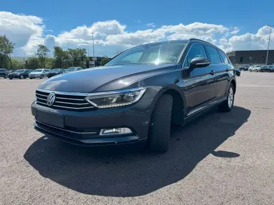 Gebraucht VW Passat 150 PS (110 kW) 2019 Grau Kombi