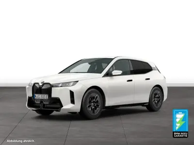 Gebraucht BMW iX M Sport 300 kW (408 PS) 2025 Weiß SUV