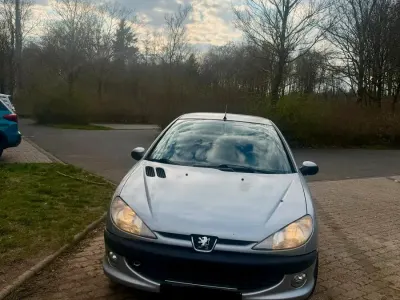Gebraucht Peugeot 206 75 PS (55 kW) 2000 Grau Kleinwagen