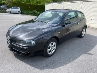 Gebraucht Alfa Romeo 147 Distinctive 105 PS (77 kW) 2005 Schwarz Kleinwagen