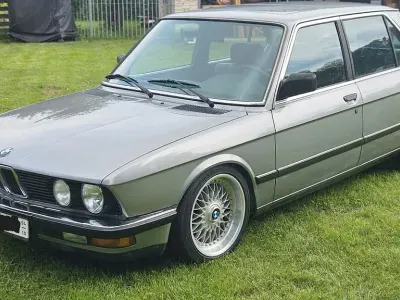 Gebraucht BMW 525 Basis 129 PS (94 kW) 1987 Silber Limousine