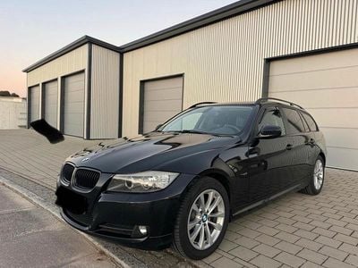 Gebraucht BMW 320 170 PS (125 kW) 2010 Schwarz Kombi