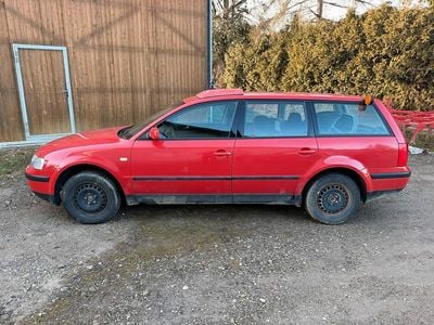Rot Gebraucht 1999 VW Passat Kombi | 1.299 € (Fairer Preis)