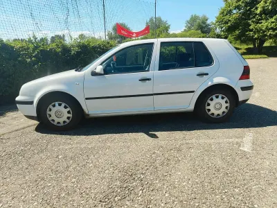 Gebraucht VW Golf IV 75 PS (55 kW) 2000 Weiß Kleinwagen