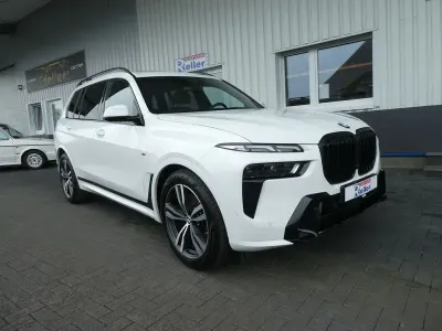 Gebraucht BMW X7 M Sport 352 PS (258 kW) 2024 Weiß SUV