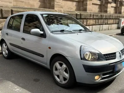 Używany Renault Clio II 75 KM (55 kW) 2003 Srebrny Sedan/Limuzyna